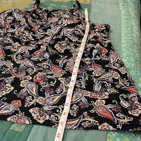 Septangle High Neck Key Hole Tankini Top in Paisley Print - Picture 12 of 12